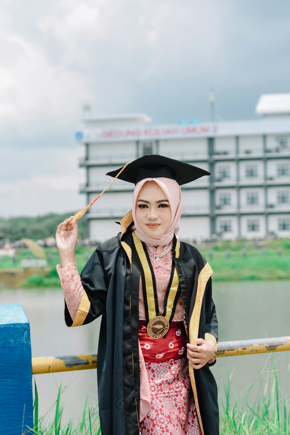 Lulusan dengan sertifikat kompetensi